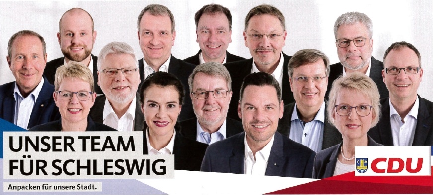 v.l.: Rainer Haulsen, Susanne Ross, Christian Lembcke, Horst Hoppe, Holger Ley, Steffanie Hildebrandt, Horst Waldmann, Uwe Holst, Arne Hinrichsen, Helge Lehmkuhl, Momme Thiesen, Annegret Sager, Lutz Kirschberger u. Rolf Jacobsen